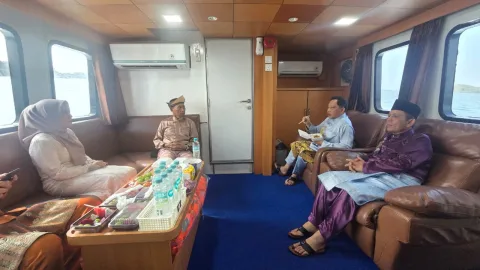 Gambar berita Ketua Yayasan Pendidikan Ibnu Sina Batam Hadiri Kunjungan Kerja Menteri Dalam Negeri RI dan Peresmian Monumen Bahasa di Pulau Penyengat