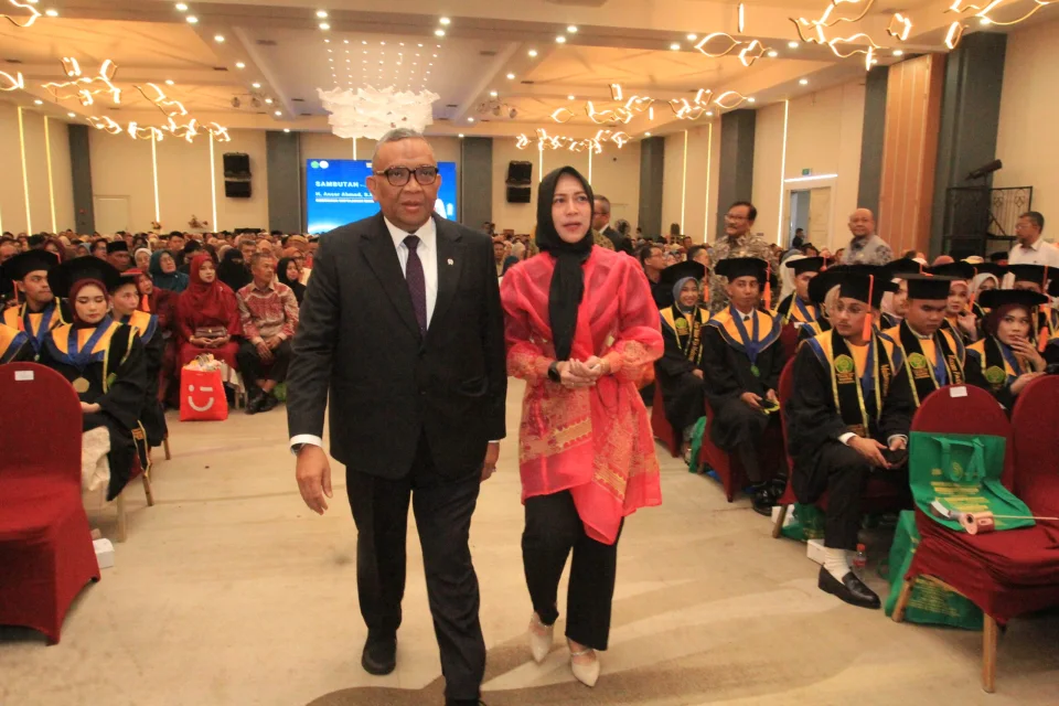 Gambar kedua Wisuda XIV, UIS Lepas 335 Lulusan, Wamenaker Dorong SDM Adaptif di Era Digital