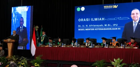 Gambar berita Wisuda XIV, UIS Lepas 335 Lulusan, Wamenaker Dorong SDM Adaptif di Era Digital